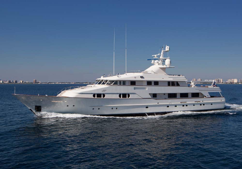Mega-Yacht Exhaust