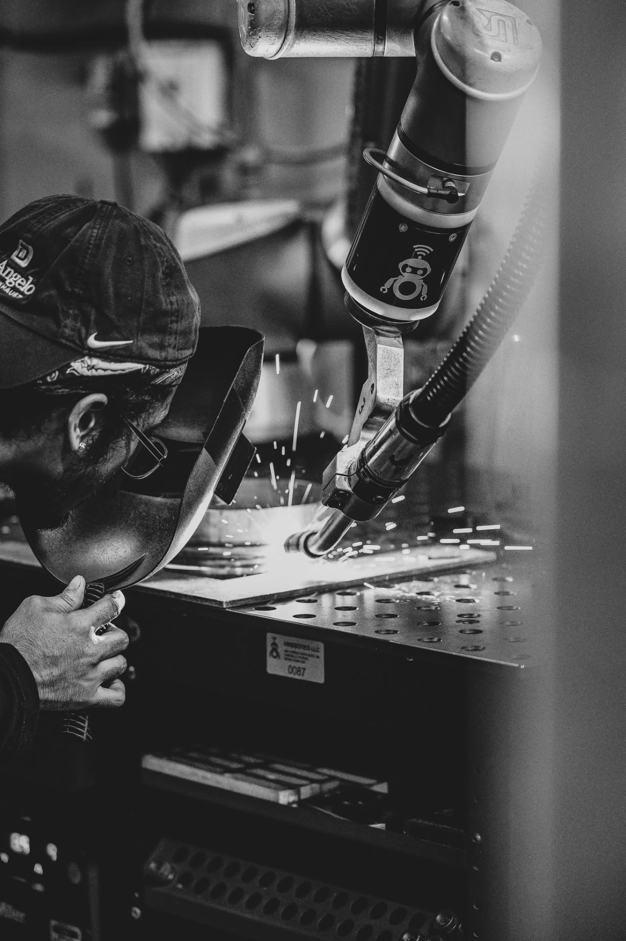 Cobot-assisted welding at D'Angelo Marine Exhaust
